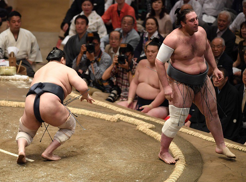 大相撲：白鵬は歴代単独1位の幕内880勝 [写真特集9/13] | 毎日新聞
