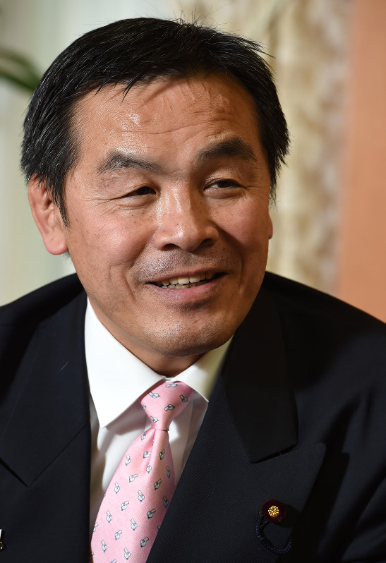 馳浩・文科相=徳野仁子撮影