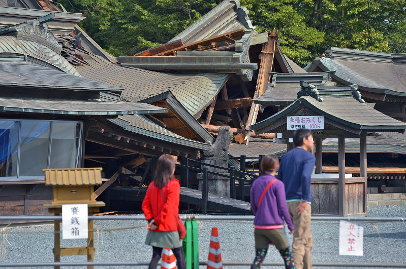 熊本地震 重文 楼門倒壊の阿蘇神社 完全復旧に１０年 毎日新聞