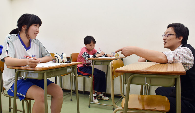 熊本地震 居場所づくり 学習塾が無償で教室開放 益城 毎日新聞
