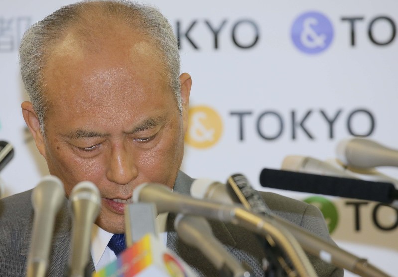 定例記者会見で、記者の質問に答える舛添要一・東京都知事=東京都新宿区で2016年5月13日午後2時2分、宮武祐希撮影