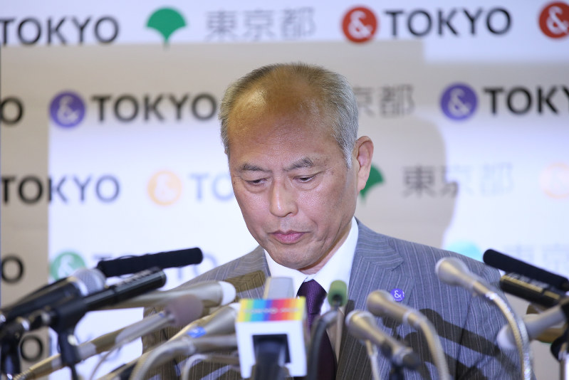 記者会見に臨む舛添要一東京都知事=東京都庁で2016年5月20日午後2時、小出洋平撮影