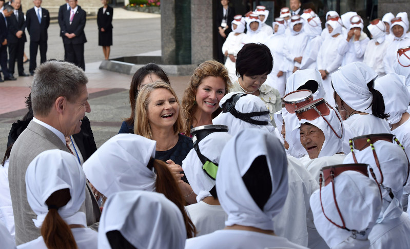 伊勢志摩サミット 配偶者 海女と面会 日本の心に触れて 毎日新聞