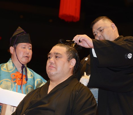 大相撲 元関脇 旭天鵬が断髪式 モンゴル勢の礎 毎日新聞
