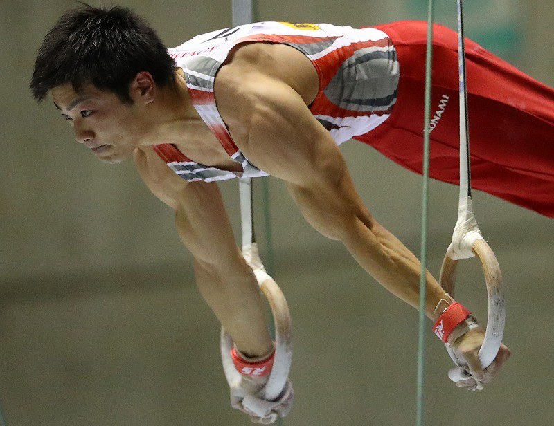 体操 全日本種目別選手権：3枠かけ8人決勝へ [写真特集15/12] | 毎日新聞