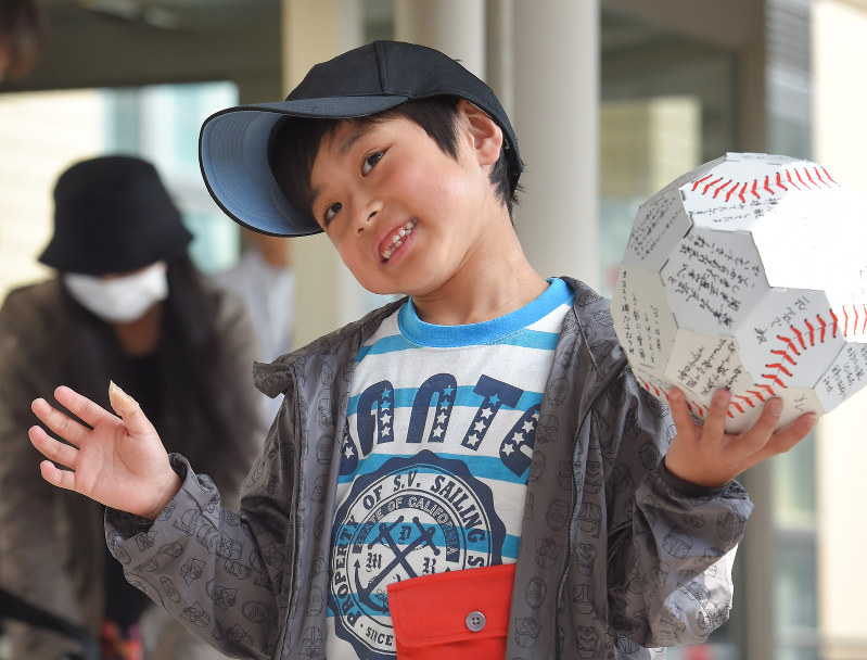 北海道保護男児 函館の病院から退院 順調に回復 写真特集8 8 毎日新聞