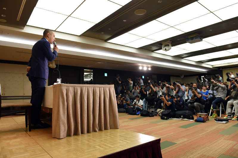 会見する歌舞伎俳優の市川海老蔵さん=東京都中央区で2016年6月9日午後2時59分、喜屋武真之介撮影