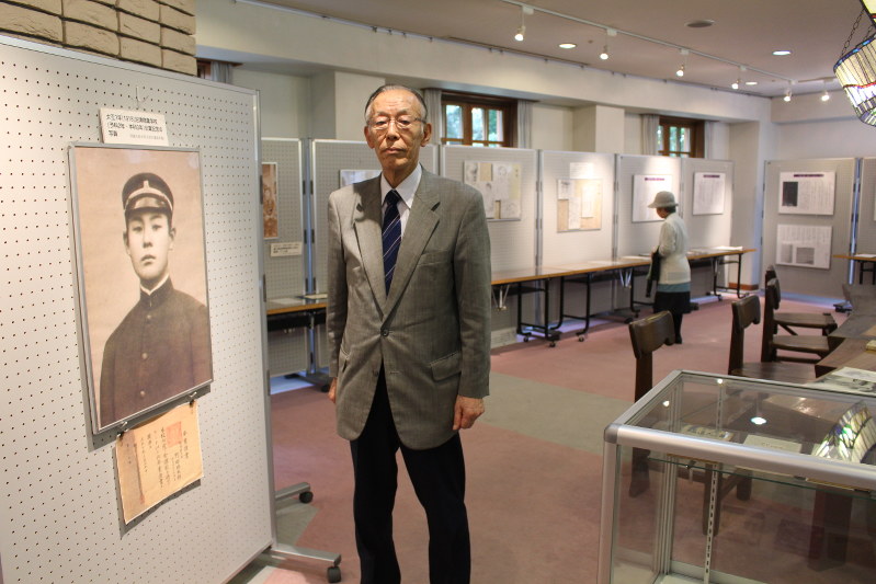 明石海人展 ハンセン病の歌人を紹介 日記や歌集 白描 など 出身地の沼津 千本プラザで 静岡 毎日新聞