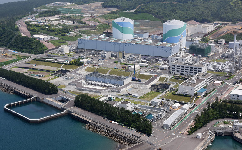 九州電力川内原発=鹿児島県薩摩川内市で2015年5月、本社ヘリから須賀川理撮影