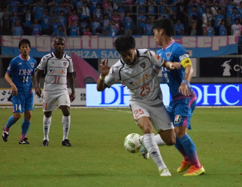ハードワーク サッカー 第２ｓ開幕 サガン鳥栖 残留へ白星発進 ｆｃ東京に３ ２ 佐賀 毎日新聞