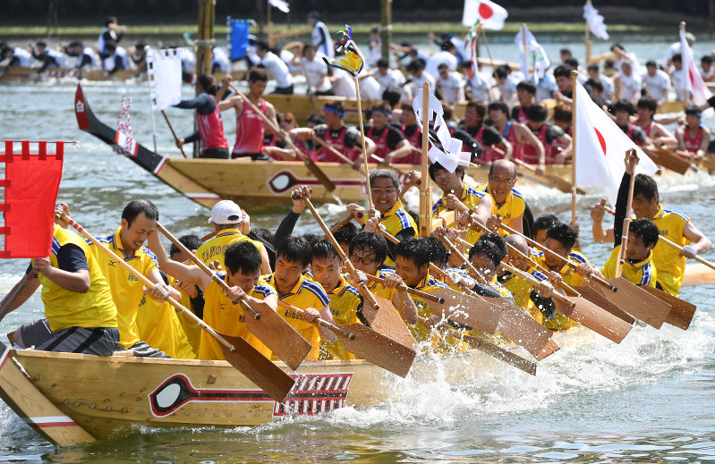 ペーロン競漕 ドラや太鼓に歓声も 兵庫 相生湾 毎日新聞