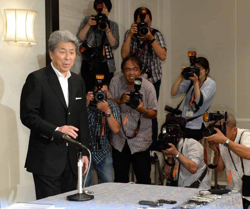 都知事選 鳥越俊太郎氏が立候補表明 写真特集2 5 毎日新聞