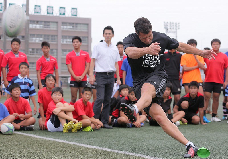 ラグビー：世界レベルを指導 NZのカーター選手、福岡で [写真特集3/6