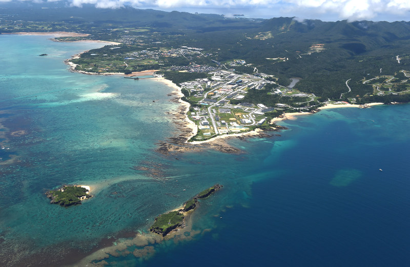 辺野古周辺＝沖縄県名護市で２０１６年６月１９日、本社ヘリから竹内幹撮影