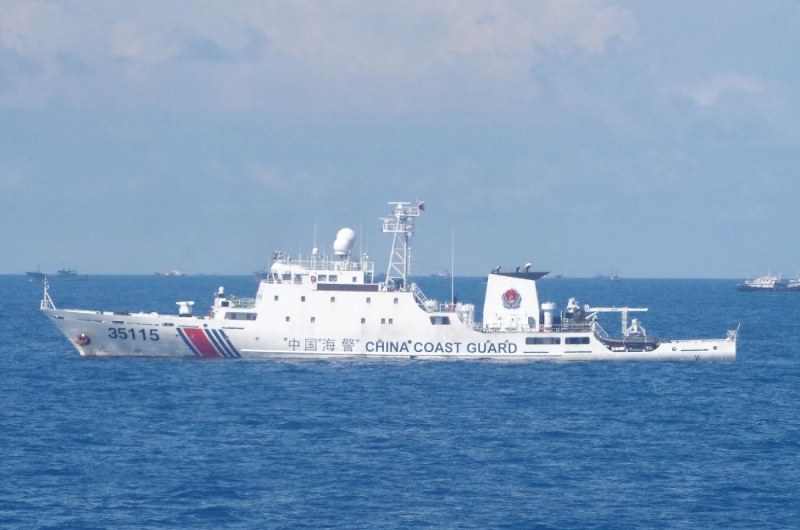 尖閣：周辺に中国船230隻…接続水域侵入、政府が抗議 [写真特集31/25
