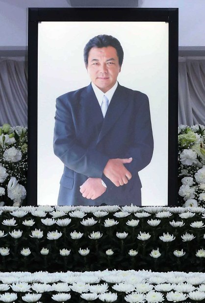 千代の富士死去：九重部屋で通夜 八角理事長ら参列 | 毎日新聞