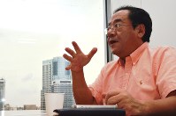 作家・楡周平さん＝川村彰撮影