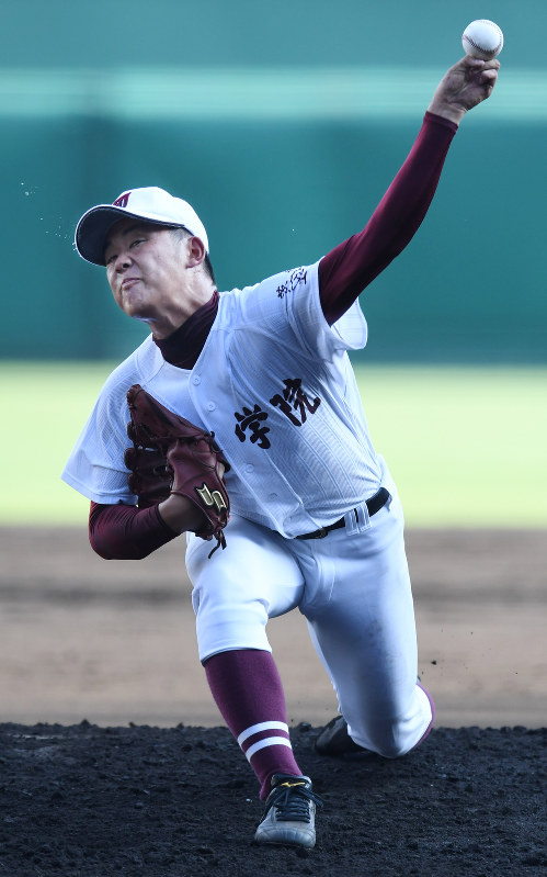 常総学院の先発・鈴木昭=阪神甲子園球場で2016年8月9日、須賀川理撮影