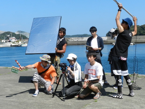映画撮影 島民も応援 鳥羽 坂手島で大学生が卒業制作 中身はホラーコメディー 社会の不条理解消訴え 三重 毎日新聞
