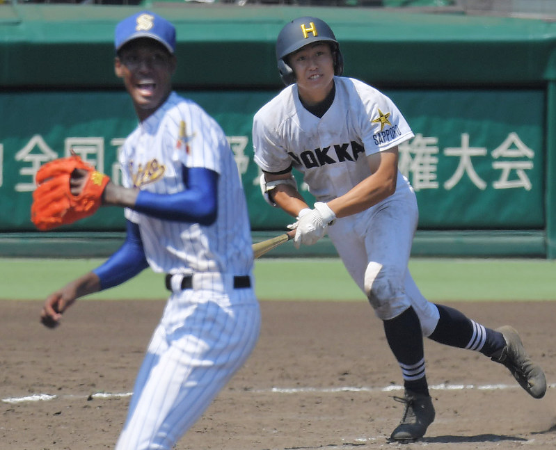 高校野球：第6日第2試合 松山聖陵（愛媛）−北海（南北海道