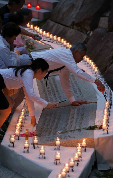 日航機墜落31年：絶対に風化させない | 毎日新聞