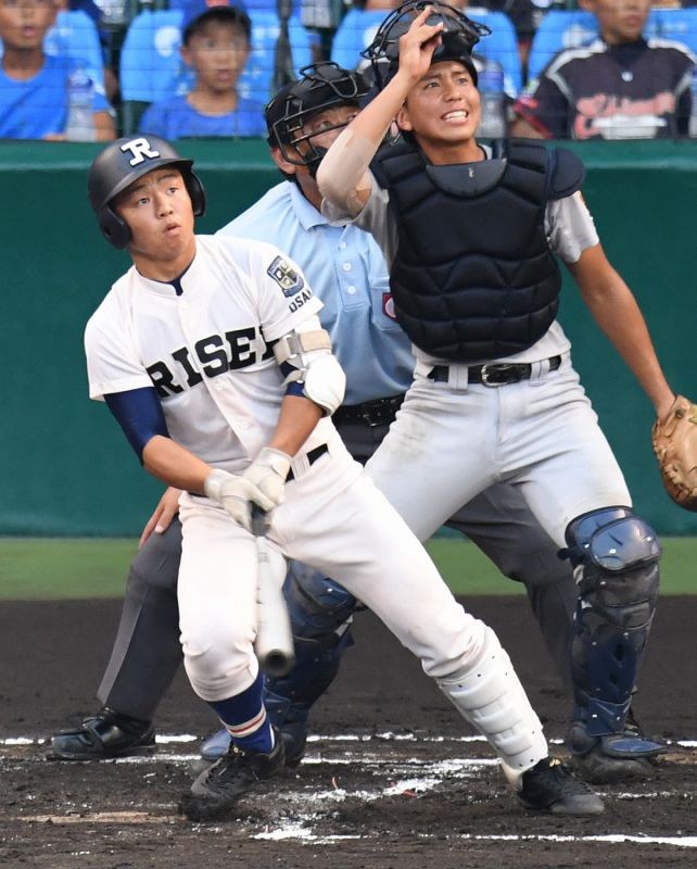 履正社高校　2016年甲子園出場記念 高校野球：第8日第4試合 履正社（大阪）―横浜（神奈川） [写真