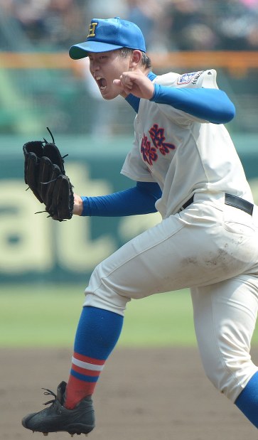 夏の高校野球：左腕の投げ合いは花咲徳栄 高橋昂連続完投 | 毎日新聞
