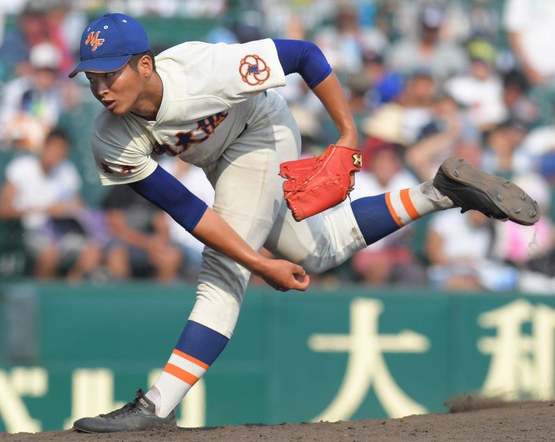 高校野球：第10日第3試合 鳴門（徳島）―盛岡大付（岩手） [写真特集