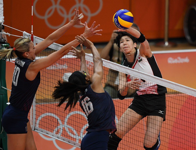 リオ五輪 バレーボール女子準々決勝：日本、米国にストレート負けで