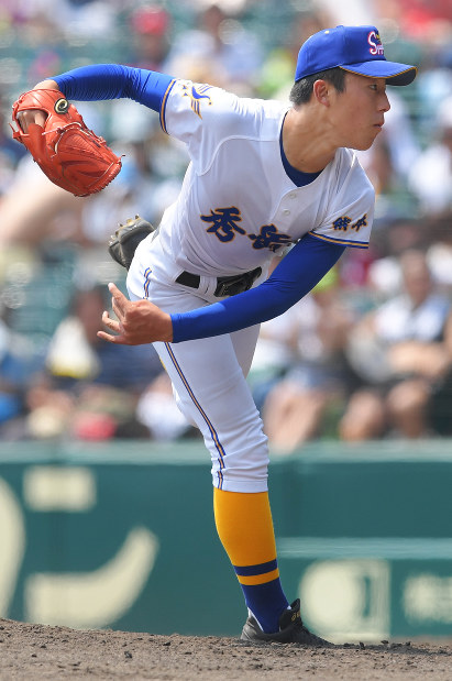 高校野球：秀岳館、理想の継投 2年左腕、ピンチ動じず | 毎日新聞