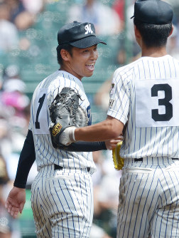 明徳義塾の野球部試合帽子