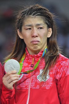 リオ五輪 レスリング女子53キロ級：吉田沙保里4連覇ならず、涙の銀