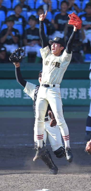 高校野球：第14日決勝戦 北海（南北海道）―作新学院（栃木） [写真