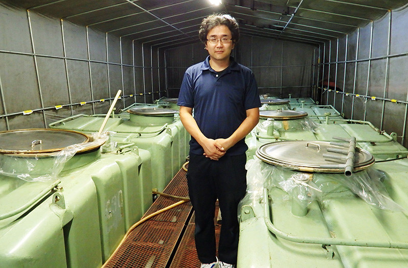社員杜氏として「貴生娘」を醸す専務の原一郎さん=滋賀県甲賀市水口町三大寺で、山本直撮影