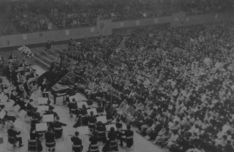 ギレリス氏最後の演奏会＝東京都体育館で