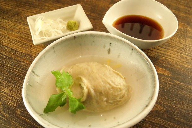 「ふんわりそばがき」(700円)はその名の通り、ふんわり、なめらかな食感が特徴