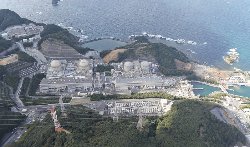 関西電力大飯原発=福井県おおい町で、本社ヘリから三村政司撮影