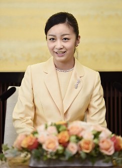 記者会見する秋篠宮家の次女佳子さま＝東京・元赤坂の秋篠宮邸で２０１４年１２月１５日（代表撮影）