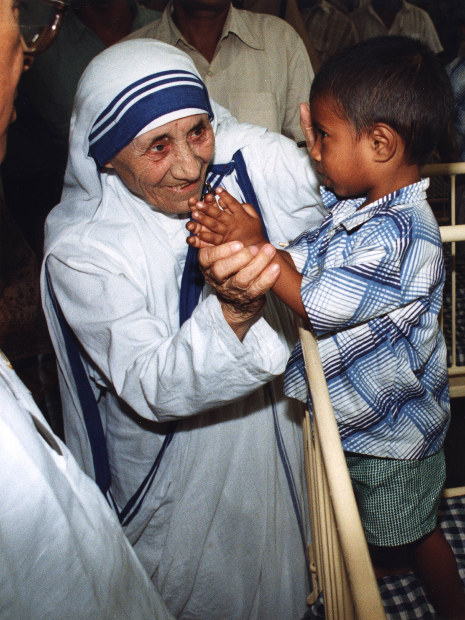 マザー・テレサ：「聖人」に…死去から19年、異例の早さ | 毎日新聞