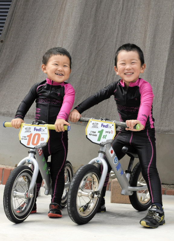 ランバイク世界大会 4歳2歳の兄弟ライダーが大活躍 毎日新聞 ランバイク世界大会 4歳2歳の兄弟ライダーが大活躍 毎日新聞
