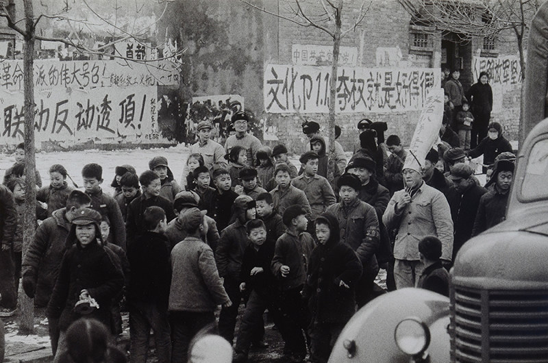 中国：文革取材 隙間から貴重写真 紅衛兵ら異様な目 [写真特集3/5