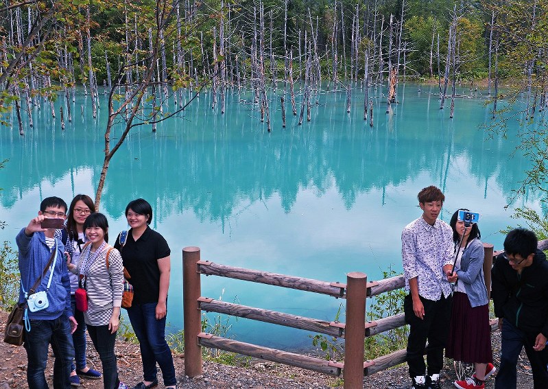 青い池 台風９号の被害から復旧 写真特集3 7 毎日新聞