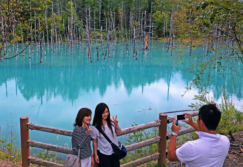 青い池 台風９号の被害から復旧 写真特集5 7 毎日新聞
