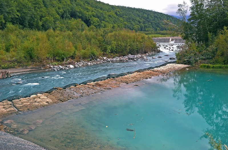 青い池 台風９号の被害から復旧 写真特集9 7 毎日新聞