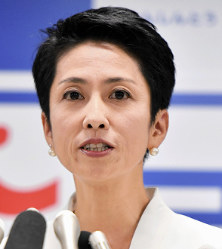 民進党の蓮舫代表代行=東京都千代田区で2016年8月5日午後3時7分、宮間俊樹撮影