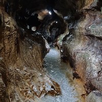 ＳＮＡＰＬＡＣＥに掲載された「千仏鍾乳洞」の写真＝ＳＮＡＰＬＡＣＥ提供