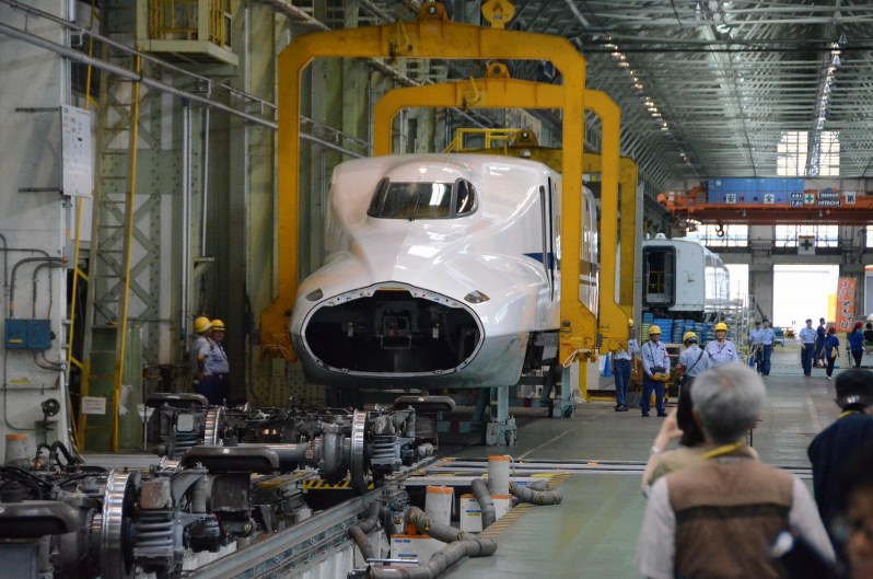 JR東海：「空飛ぶ新幹線」浜松工場で実演イベント [写真特集7/6