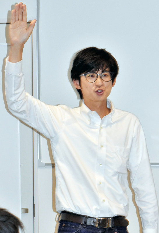 「昨年だけでドローンは全国に4万台も出ている」と語る稲田理事長
