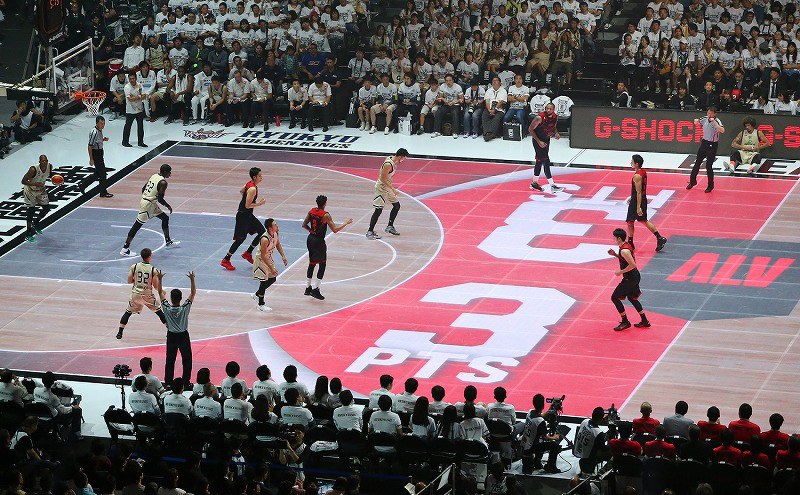 2016 Bリーグ開幕戦　全選手サイン入りボール バスケットボール | Trading Card Journal 2016 Bリーグ開幕戦 全選手