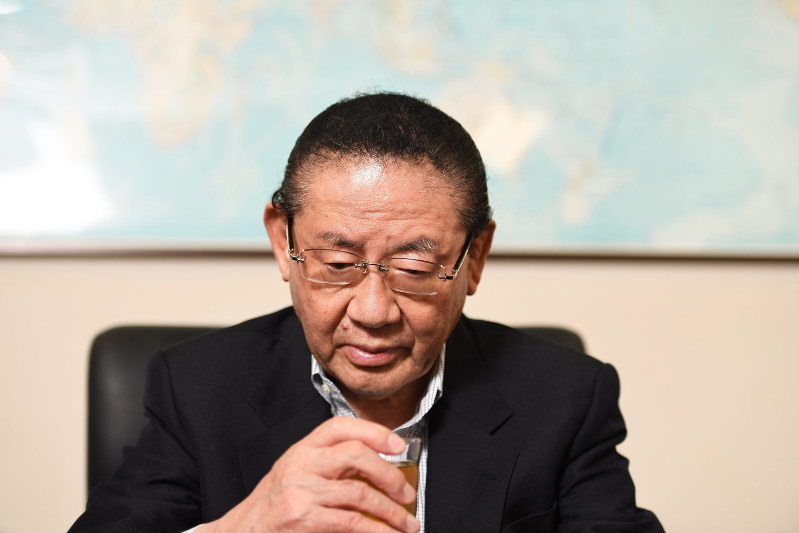 永田町の目：山崎拓氏「YKK秘録」 畏友への弔辞と著書に込めた胸中